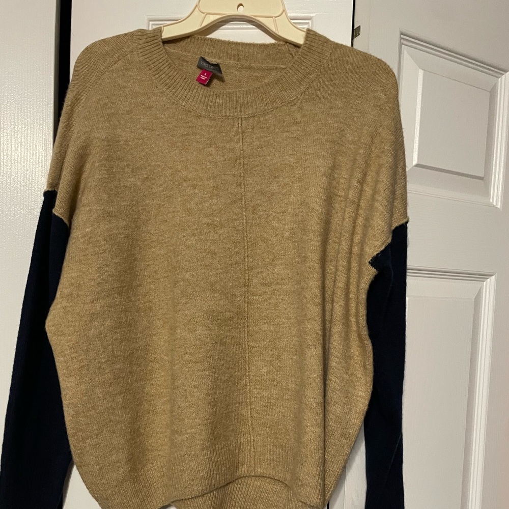 Women’s color lock sweater never worn size small